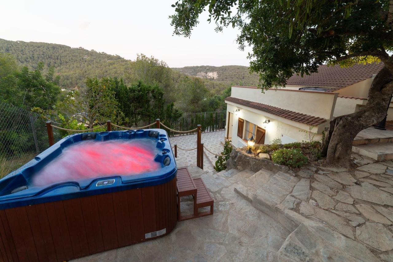 Silom House Villa Sant Pere De Ribes Bagian luar foto