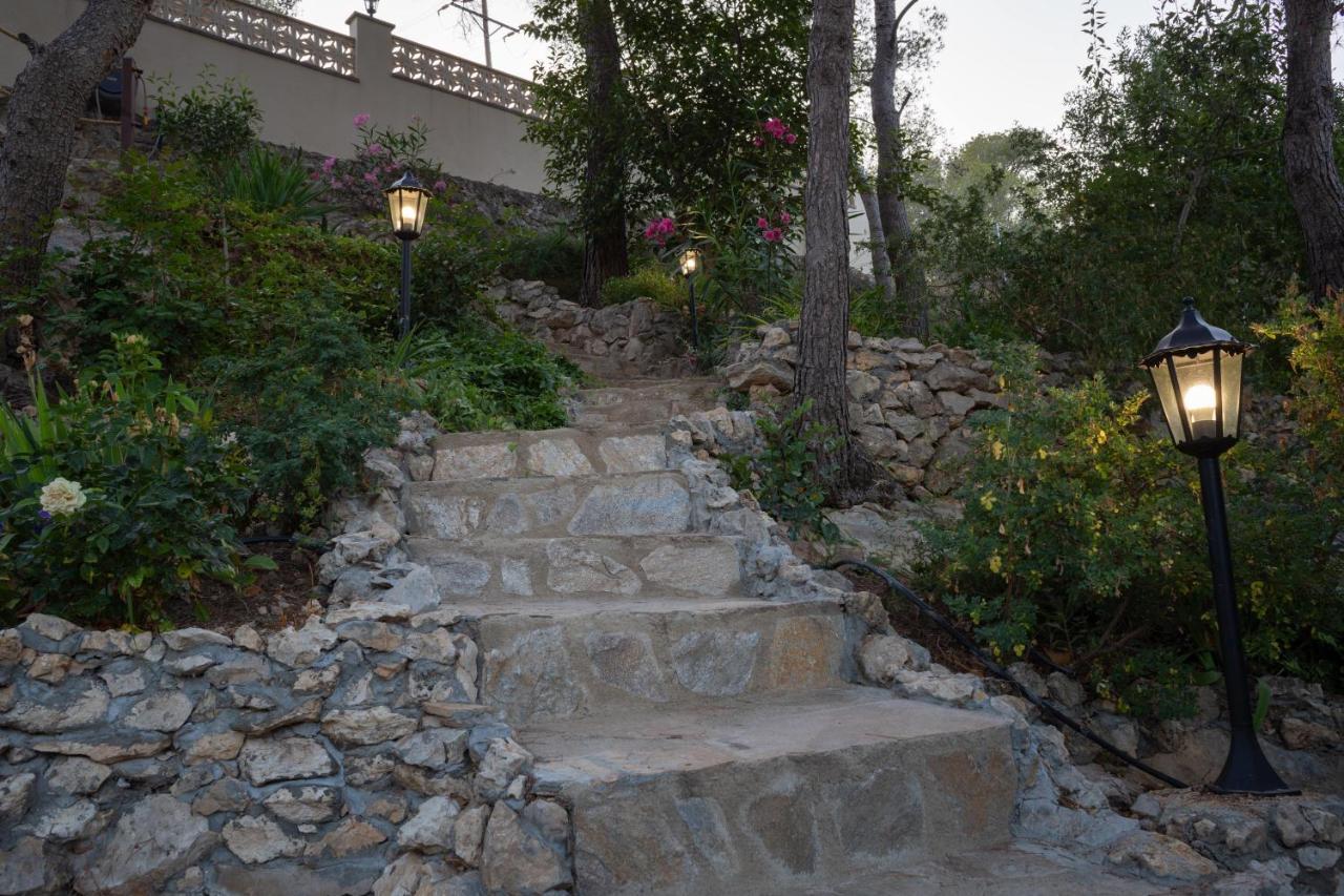Silom House Villa Sant Pere De Ribes Bagian luar foto