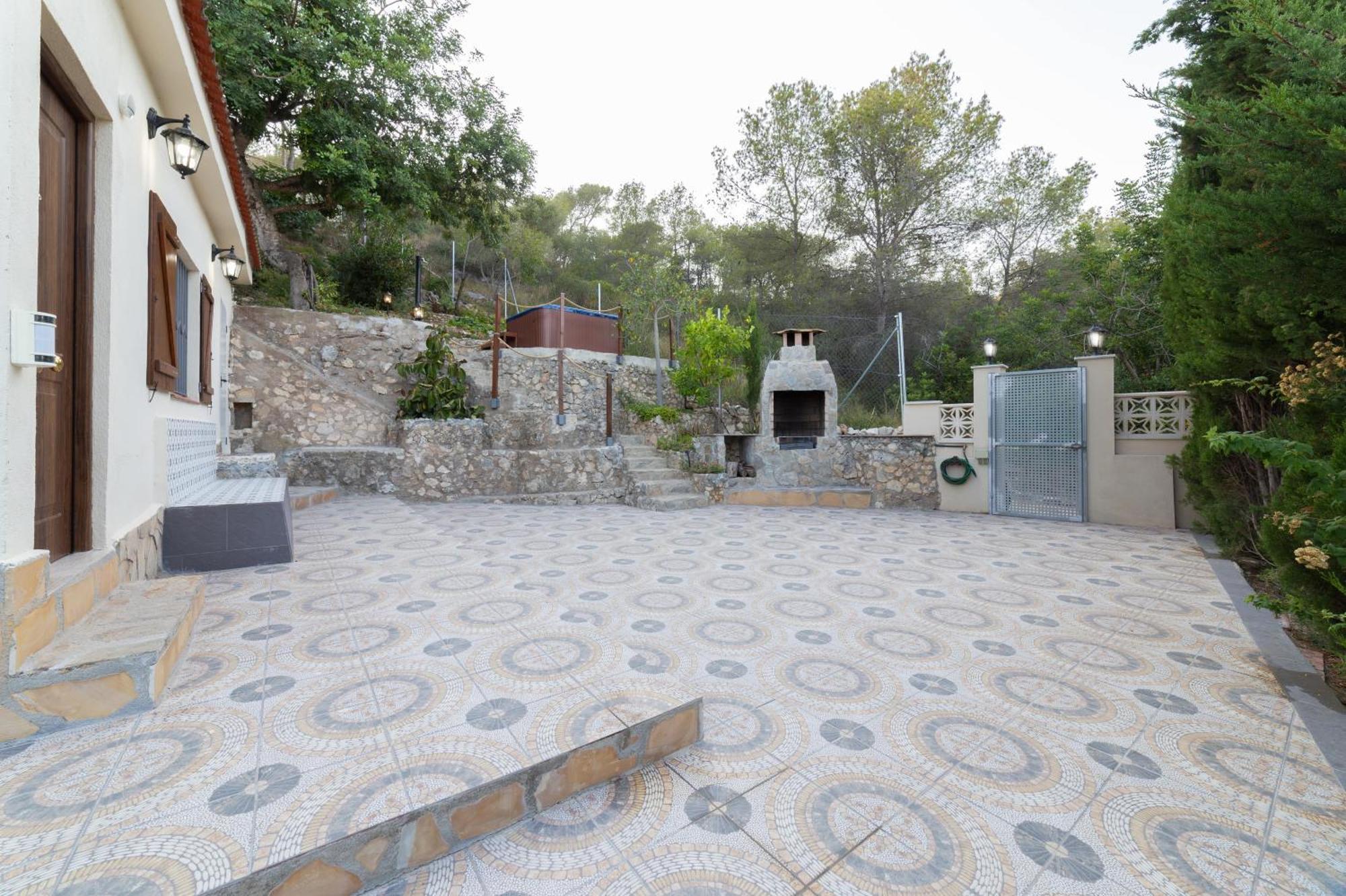 Silom House Villa Sant Pere De Ribes Bagian luar foto