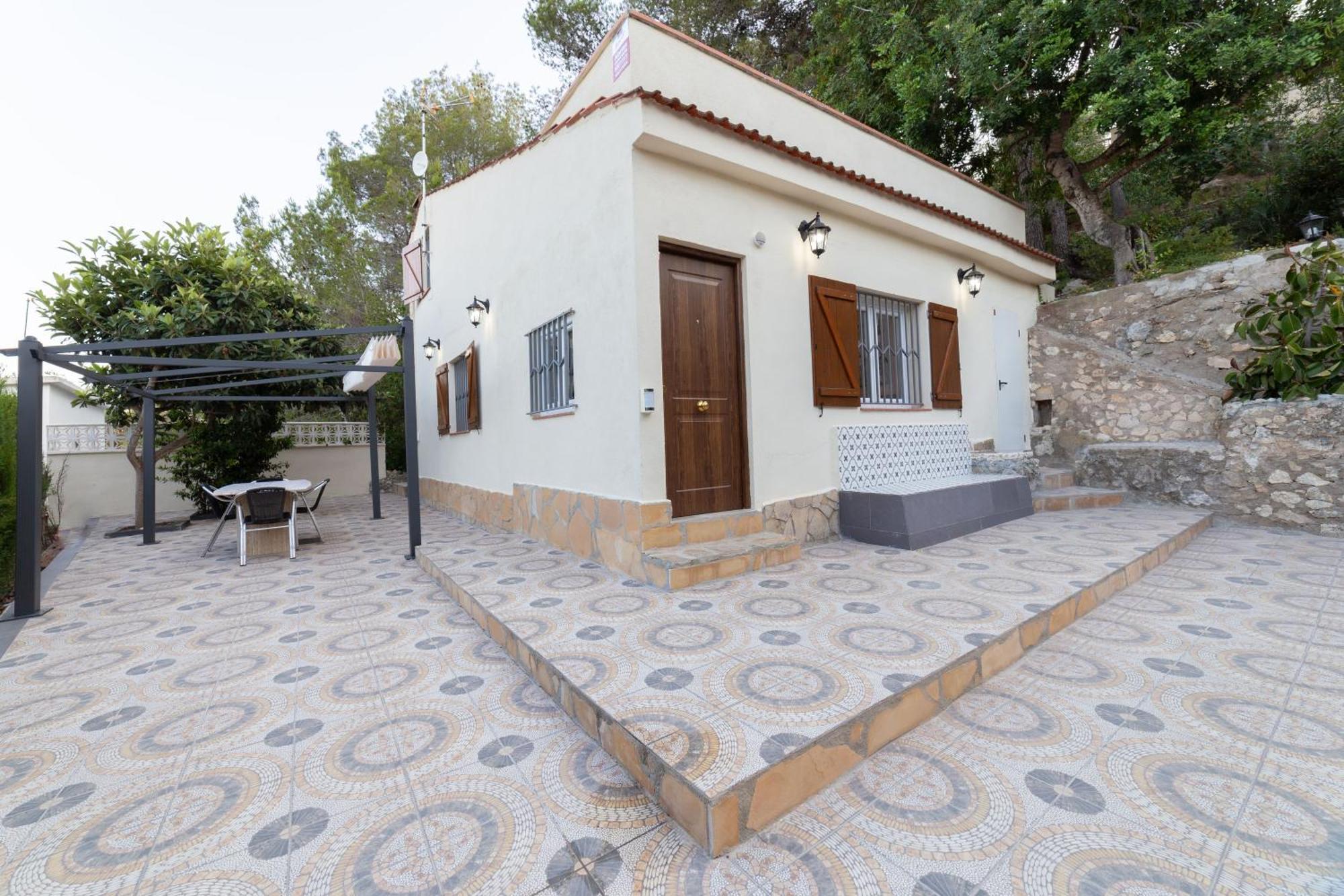 Silom House Villa Sant Pere De Ribes Bagian luar foto